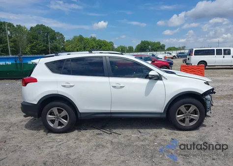2015 Toyota Rav4 Xle z USA, uszkodzony, nr VIN JTMWFREV9FJ032725
